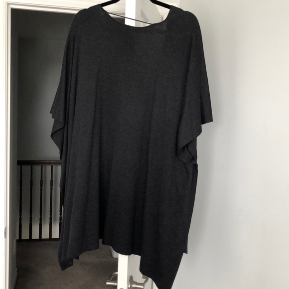 Lululemon cape - new without tags - Picture 3 of 5